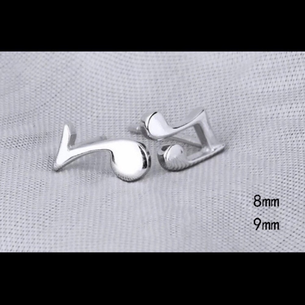 !!LAST PAIR!! Mismatch Silver Music Note Earrings - Picture 4 of 5